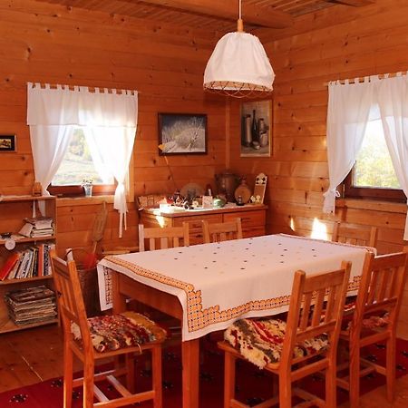 Cabin Menka Sirogojno Exterior photo